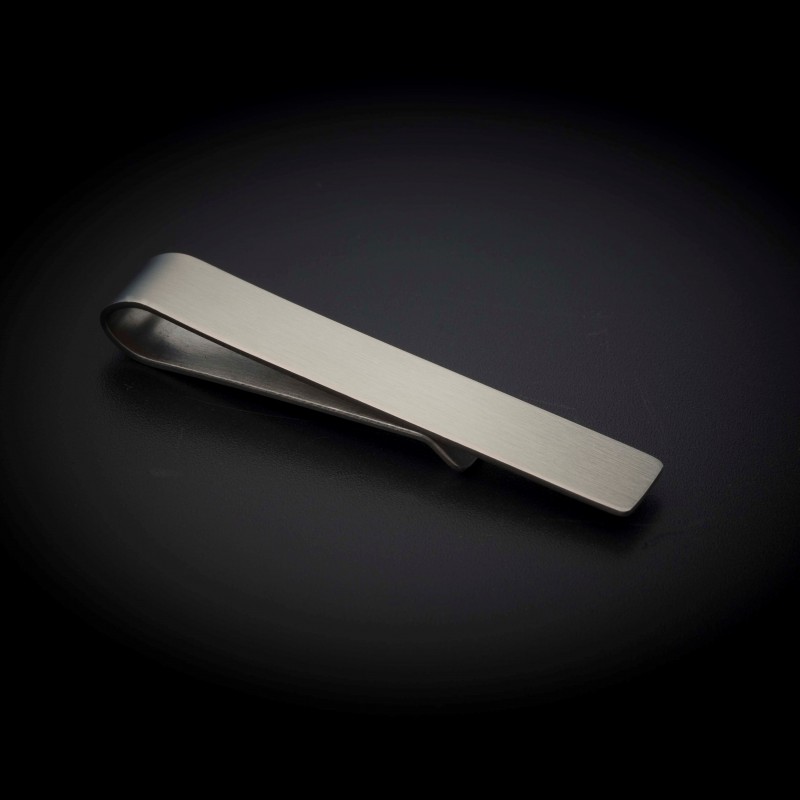 Pince à cravate - 50x8mm - acier inox - couleur métal brossé (finition mate) Pince à cravate - 50x8mm - acier inox - couleur métal brossé (finition mate)