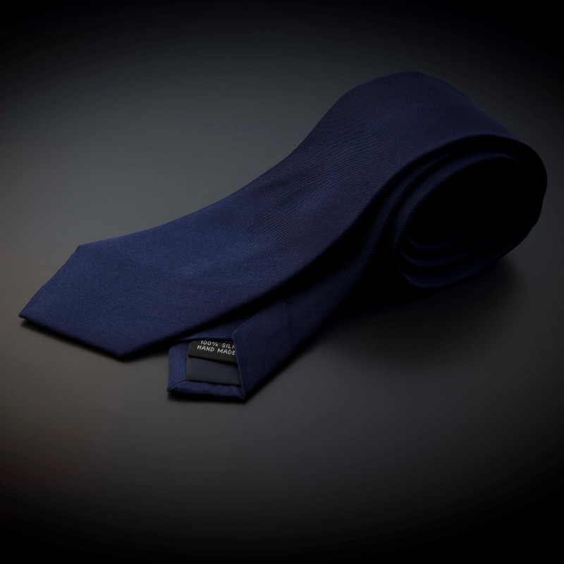 Cravate homme pure soie - couleur unie bleu foncé